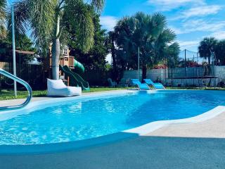 Island Vibes Beach House & 10 min walk to beach - Fort Pierce - 0