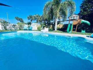 Island Vibes Beach House & 10 min walk to beach - 7