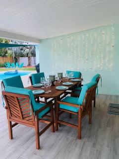 Island Vibes Beach House & 10 min walk to beach - Fort Pierce - 2