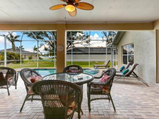 Tropical Paradise Getaway - Cape Coral - 4