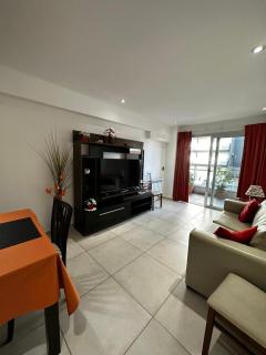 Amplio DOS ambientes con balcón a 250 mts del mar - 9