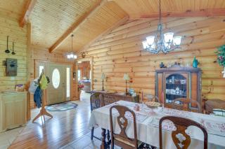 Serene Valley Bend Cabin Rental 7 Private Acres! - - 2