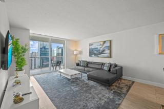 CENTRAL UNIT WITH OCEAN & CITY VIEW CLUB AT BRICKELL BAY - Miami - 7