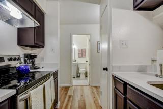 Ideal Midterm Getaway with Cozy Comfort - 1