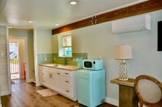 Waterfront Guesthouse on Key Allegro/Little Bay with dock - 6