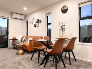 Christchurch CBD Luxury townhouse - 9