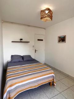 L'ESCALE, Chambre dans appartement partagé, bedroom in shared appartment - Pointe-à-Pitre - 7