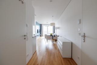 Lovely Apartment in Marina Tower - 10min to City Center - Vienna - 8