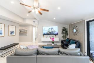 Disneyland Dream Villa 5 Bedroom 3 Bath Theater Games Pool Table - Anaheim - 1