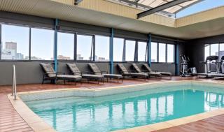 420 Spacious City Sanctuary Poolgym 2x2 - Perth - 6