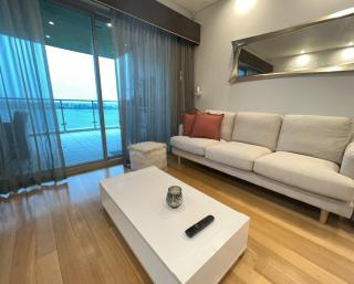 47 Breathtaking City Riverviews 2brpark - Perth - 4