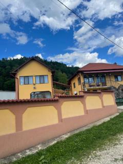 Casa Roșca - - 0