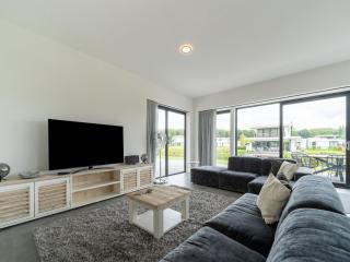 Water villa in Zeewolde with jetty - 9