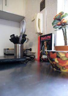 The Reid - Simple Artsy Studio by Rose St Markets - 5