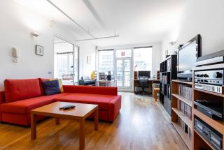 'Sweet Symphony' Central CBD Music Lover's Abode - 5