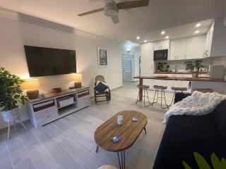 49 Steps - Glitter Bay, St James - 6