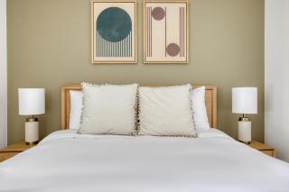 River West jr 1br w pool gym nr entertainment CHI-968 - 1