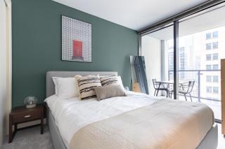 Loop 1BR w Gym Pool nr Financial District CHI-232 - 3