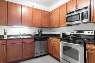 Loop 1BR w Pool Gym nr Financial District CHI-268 - 6