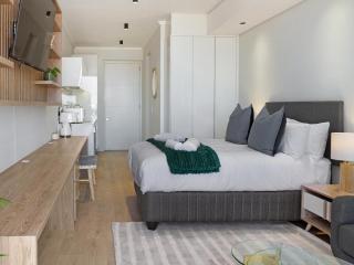 Ellipse Waterfall 3802 - 8