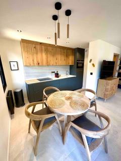 Centre ville AIX - Terrasse / Ascenseur - Rénové - 1