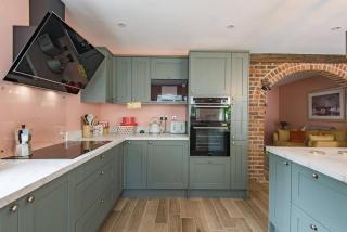 Sycamores - Fabulous family home with huge garden - 7