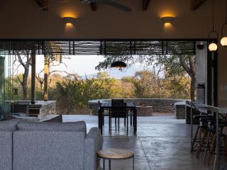 Lavish villa in Hoedspruit with hot tub - Hoedspruit - 2