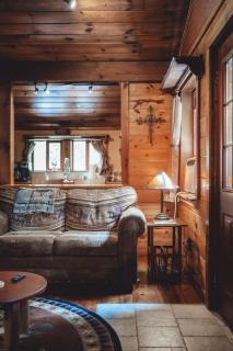 Great Frontier Cabin at American Heartland Cabins - Rockbridge - 5