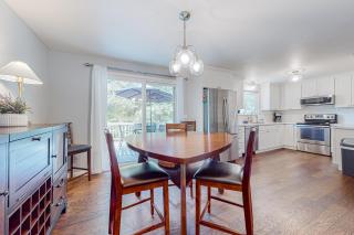 Rowandale - University Place - 2