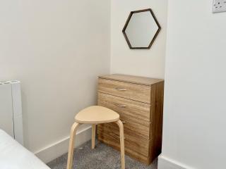 Fountain Apartment No 5 with Free Parking - 1