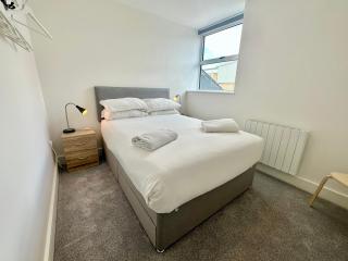 Fountain Apartment No 5 with Free Parking - 2