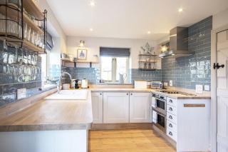 Mill Village 68, Somer House - P - 1