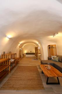 Tree of Life 2 - Authentic Cave - Style Home by ΜΡS - 8