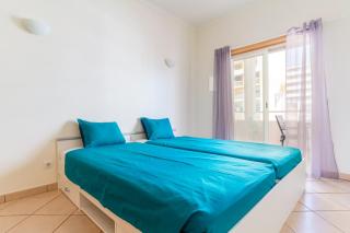 Charming and Centrally Located Apartment in Sunny Portimão - Portimão - 2