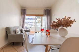 Charming and Centrally Located Apartment in Sunny Portimão - Portimão - 0