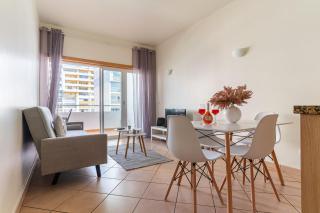 Charming and Centrally Located Apartment in Sunny Portimão - Portimão - 9
