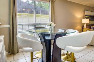 Soothing Savannah Townhome with Patio! - 5