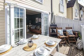 Windrush Lake 87, The Retreat - P - 7