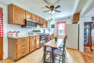 Hop Bottom Home with Private Yard and Fire Pit! - 9