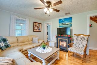 Hop Bottom Home with Private Yard and Fire Pit! - 7