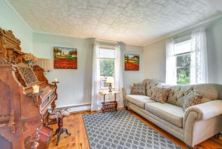 Hop Bottom Home with Private Yard and Fire Pit! - 4