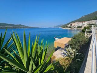Orange Tree Mediterranean Beachfront House - Neum - 6