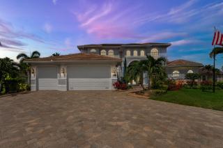 Game Room with Pool Table, Heated Pool, Gorgeous view & Gulf Access - Cape Coral Memories - Roelens - Cape Coral - 3