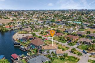 Game Room with Pool Table, Heated Pool, Gorgeous view & Gulf Access - Cape Coral Memories - Roelens - Cape Coral - 2