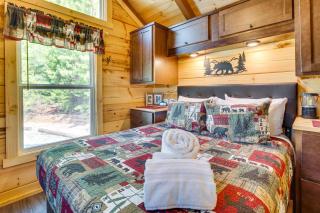 7 Mi to Lake Lure Mill Spring Cabin with Hot Tub - Mill Spring - 1