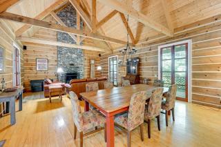 Topton Cabin with Hot Tub - 6 Mi to Nantahala Lake! - 8