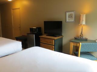 Waterton Lakes Lodge Resort - 7