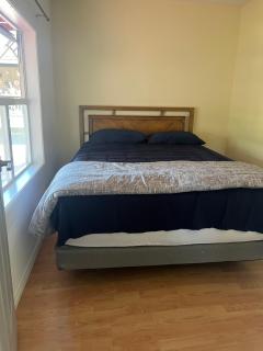 Close UVIC three bedroom one bathroom unit - Victoria - 4