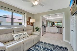 Seasonal Bliss in Fort Myers Florida Lake and Golf Views with Golf Membership Available - Fort Myers - 2
