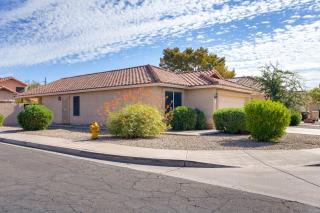 Pool Access and Fenced Backyard Modern Peoria Home! - Peoria - 8